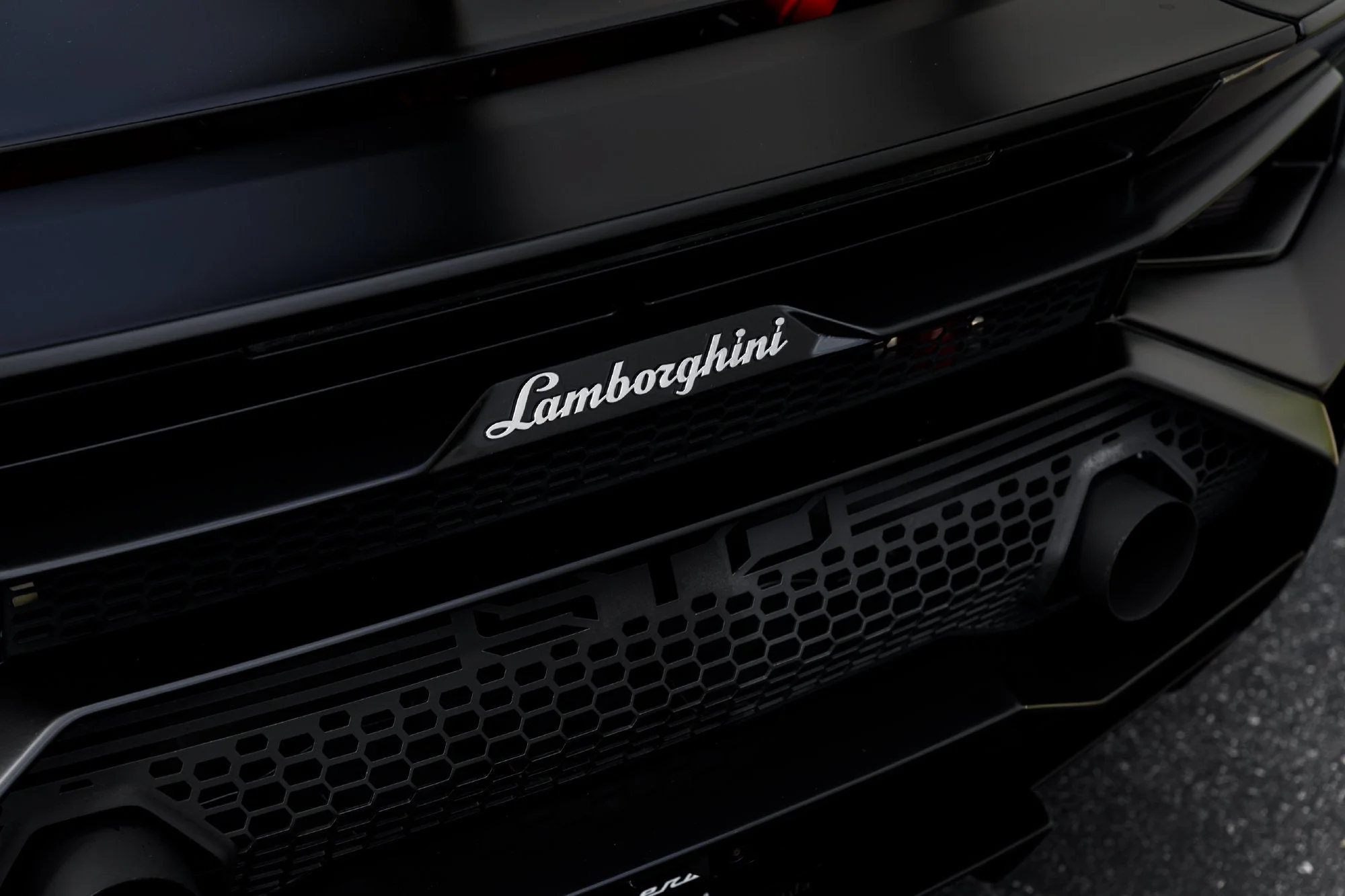 Used 2021  Lamborghini Base image 16