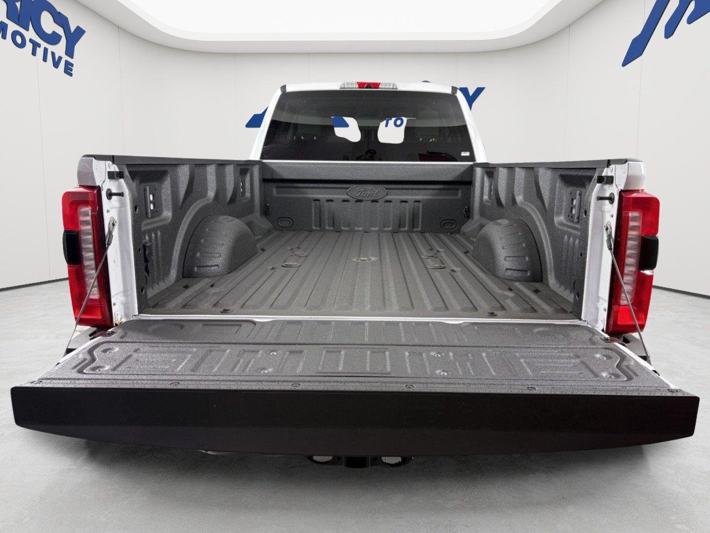 New 2026 Oxford White Ford F-350® XLT image 7