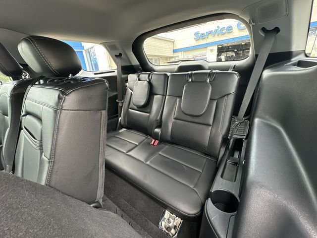 Used 2023 Silver Ford Limited image 27