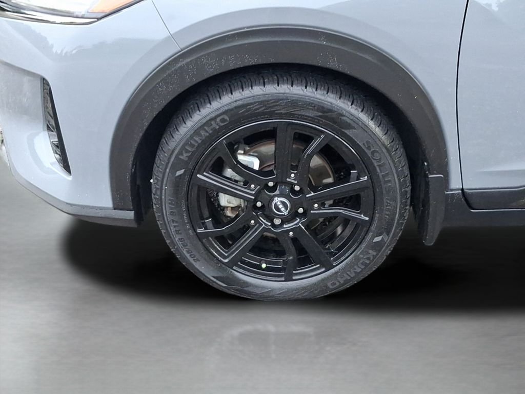 Used 2023 Gray Nissan SR image 9