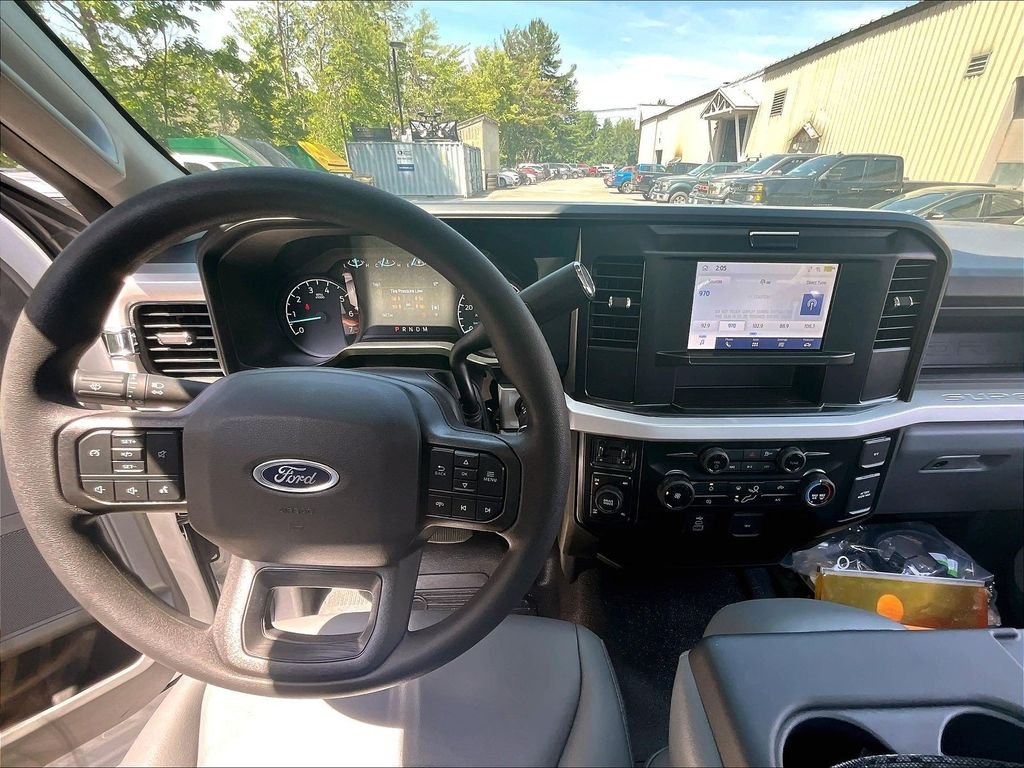 New 2026 Oxford White Ford XL image 6