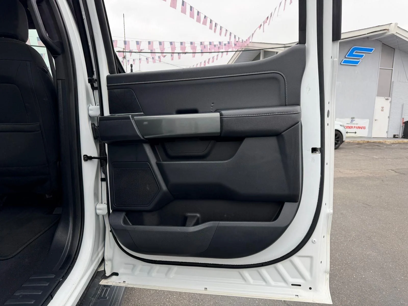 2023 Ford F-150 XLT - Photo 18