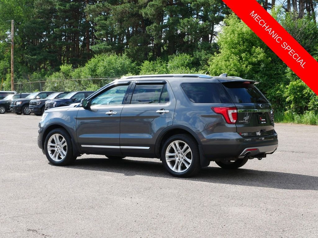 Used 2016 Gray Ford Limited image 4