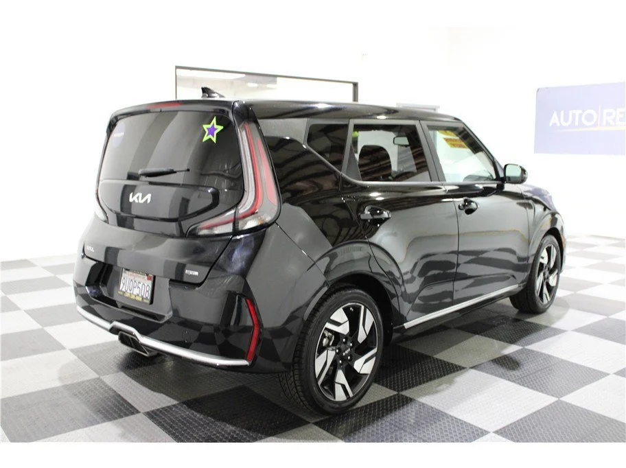 Used 2023 Fusion Black Kia GT-Line image 4