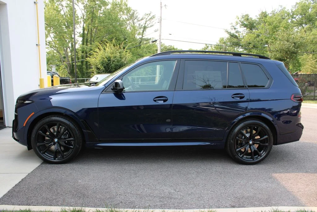 New 2027 Tanzanite Blue II Metallic BMW M60i image 10