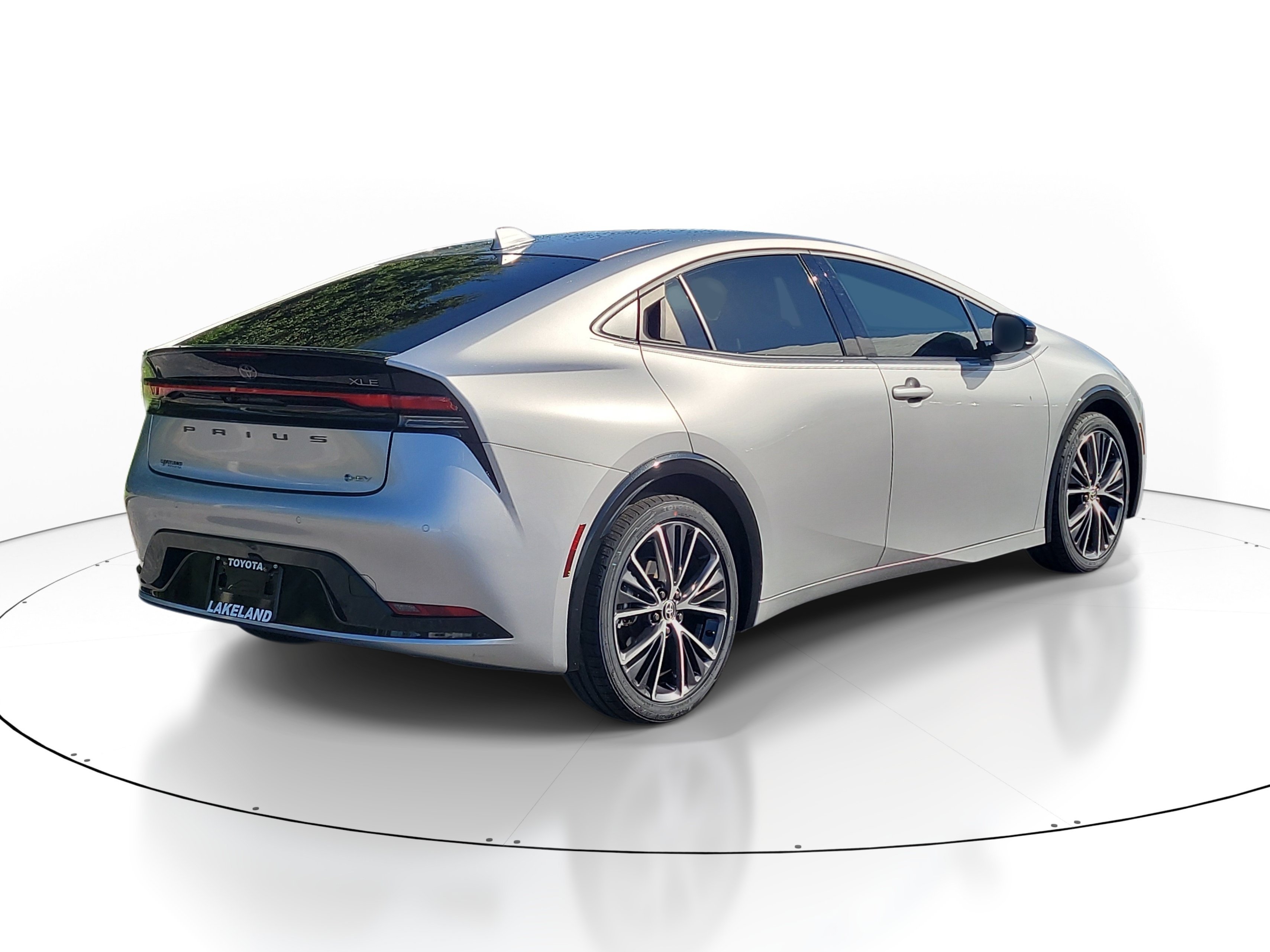 Used 2024 Cutting Edge Toyota XLE image 6