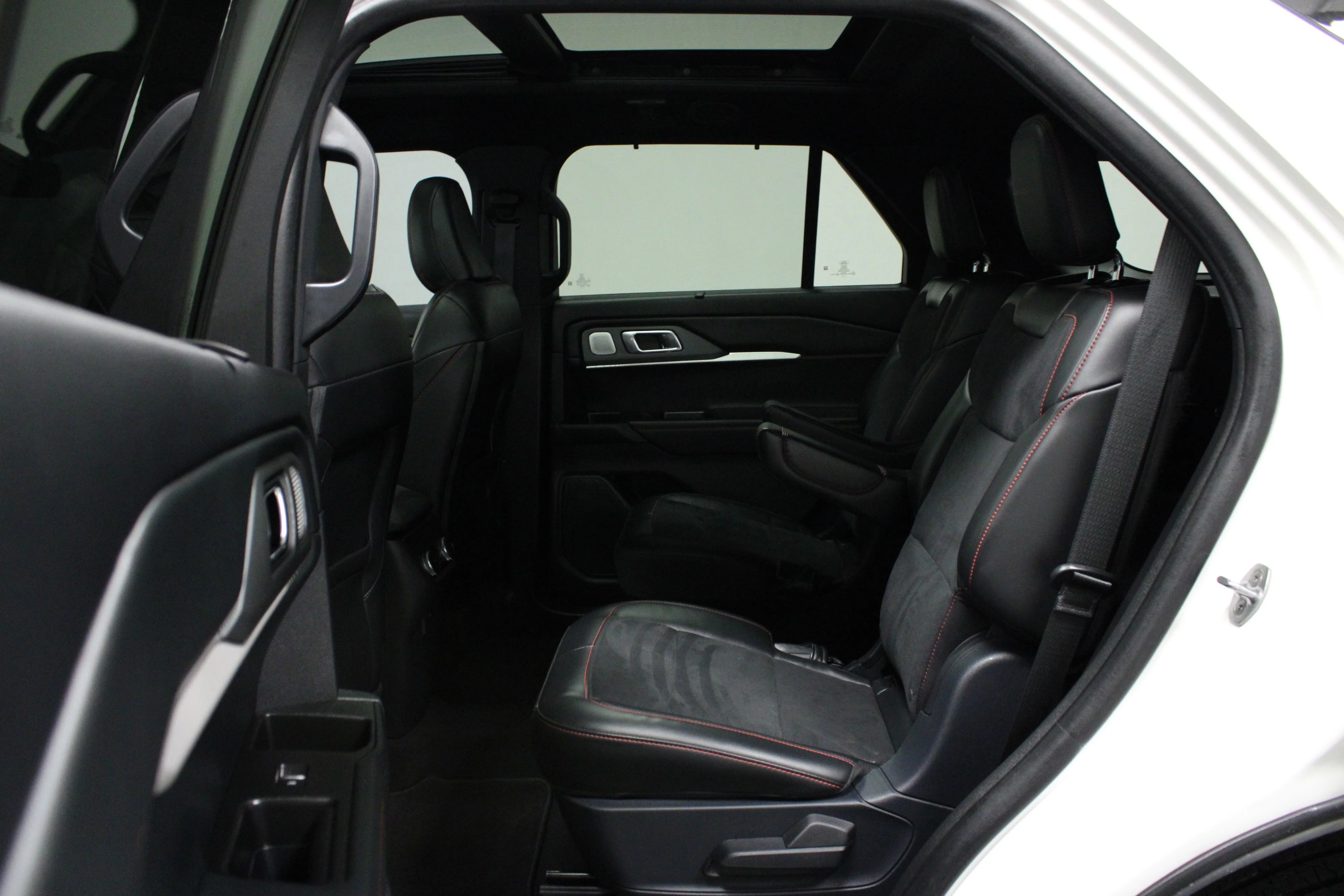 Used 2025 White Metallic Ford ST image 13