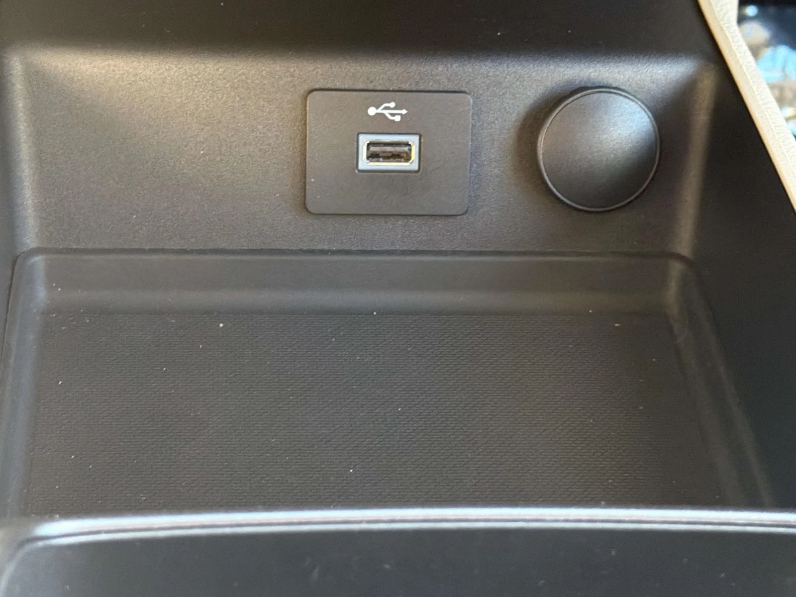 Used 2017 Shadow Black Ford SE image 20