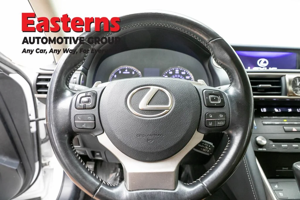 Used 2018 White Lexus 300 image 11