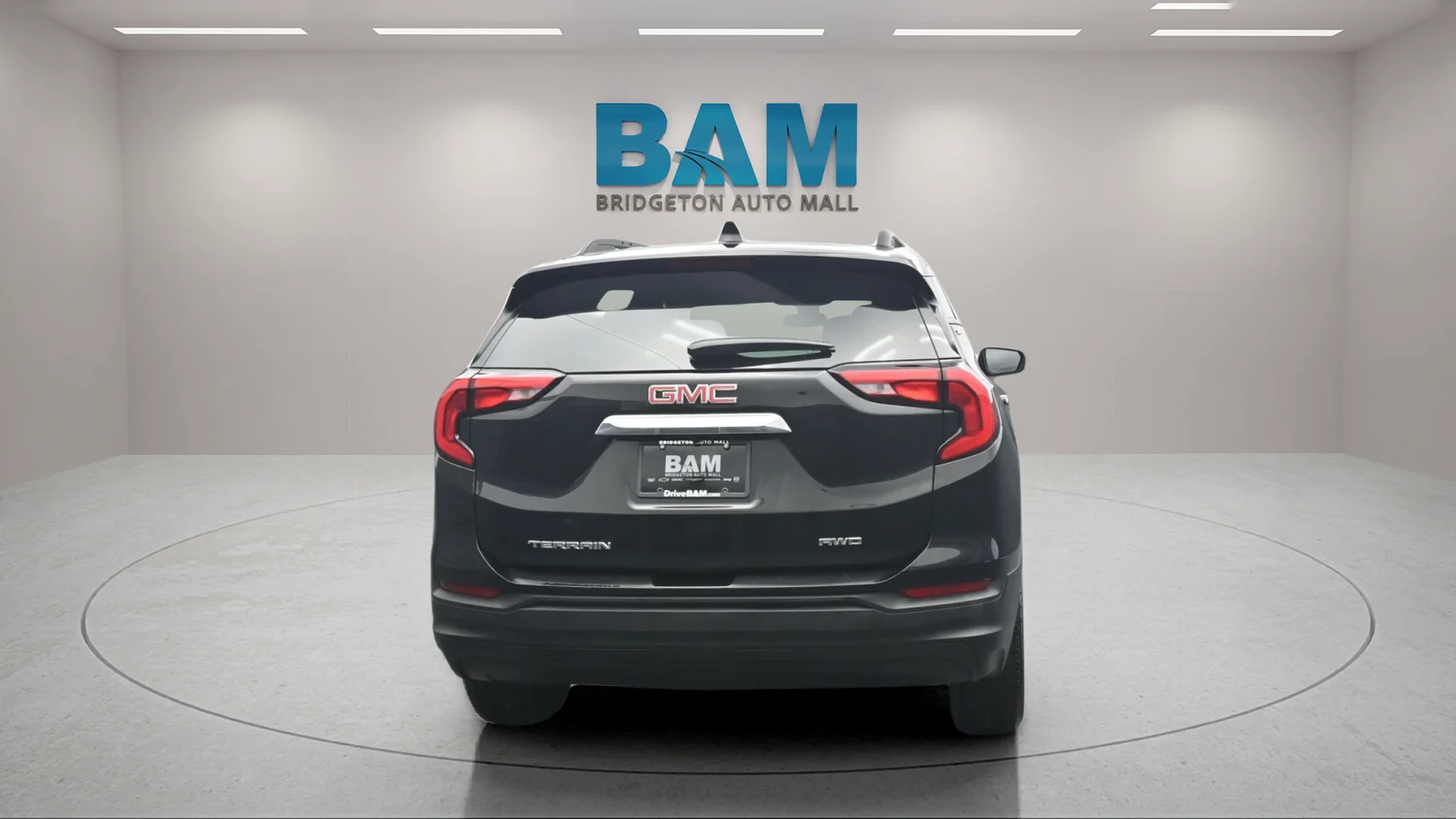 Used 2020 Black GMC SLE image 6