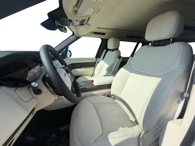 New 2026 Fuji White Land Rover SE image 10