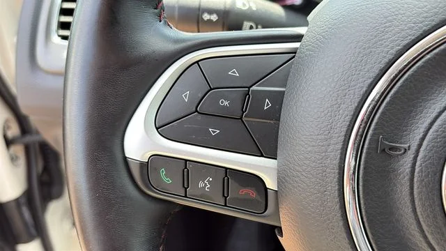 Used 2021 White Jeep Trailhawk image 12