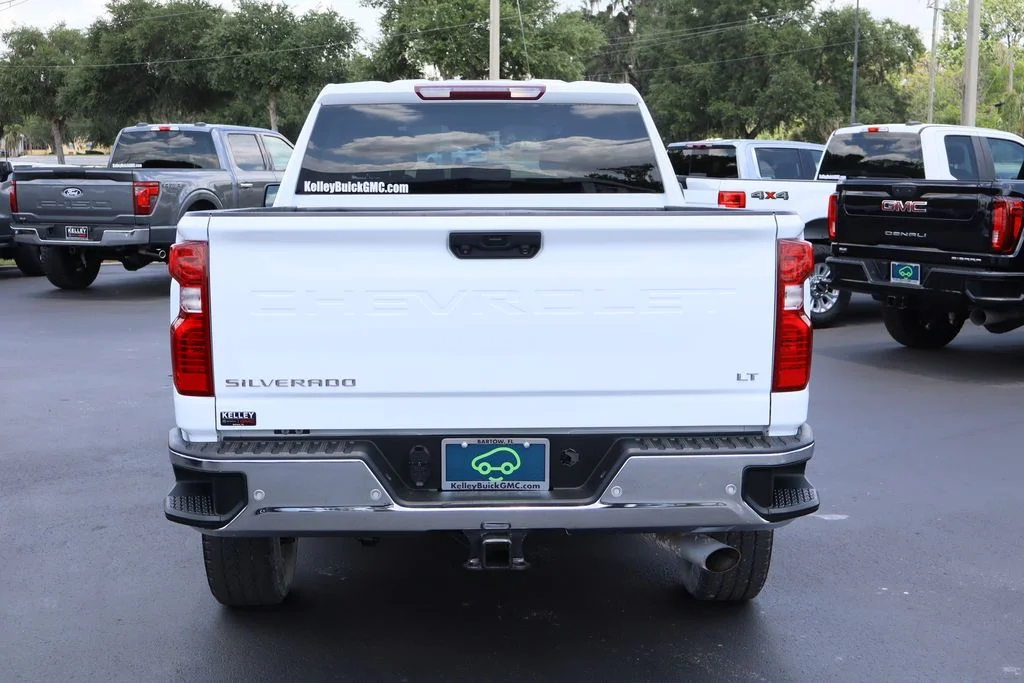 Used 2022 White Chevrolet LT image 8