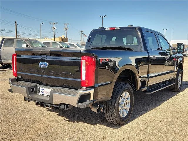 Used 2024 Agate Black Metallic Ford XLT 4x4  Crew Cab 6.75 ft. box 160 in. WB SRW image 3