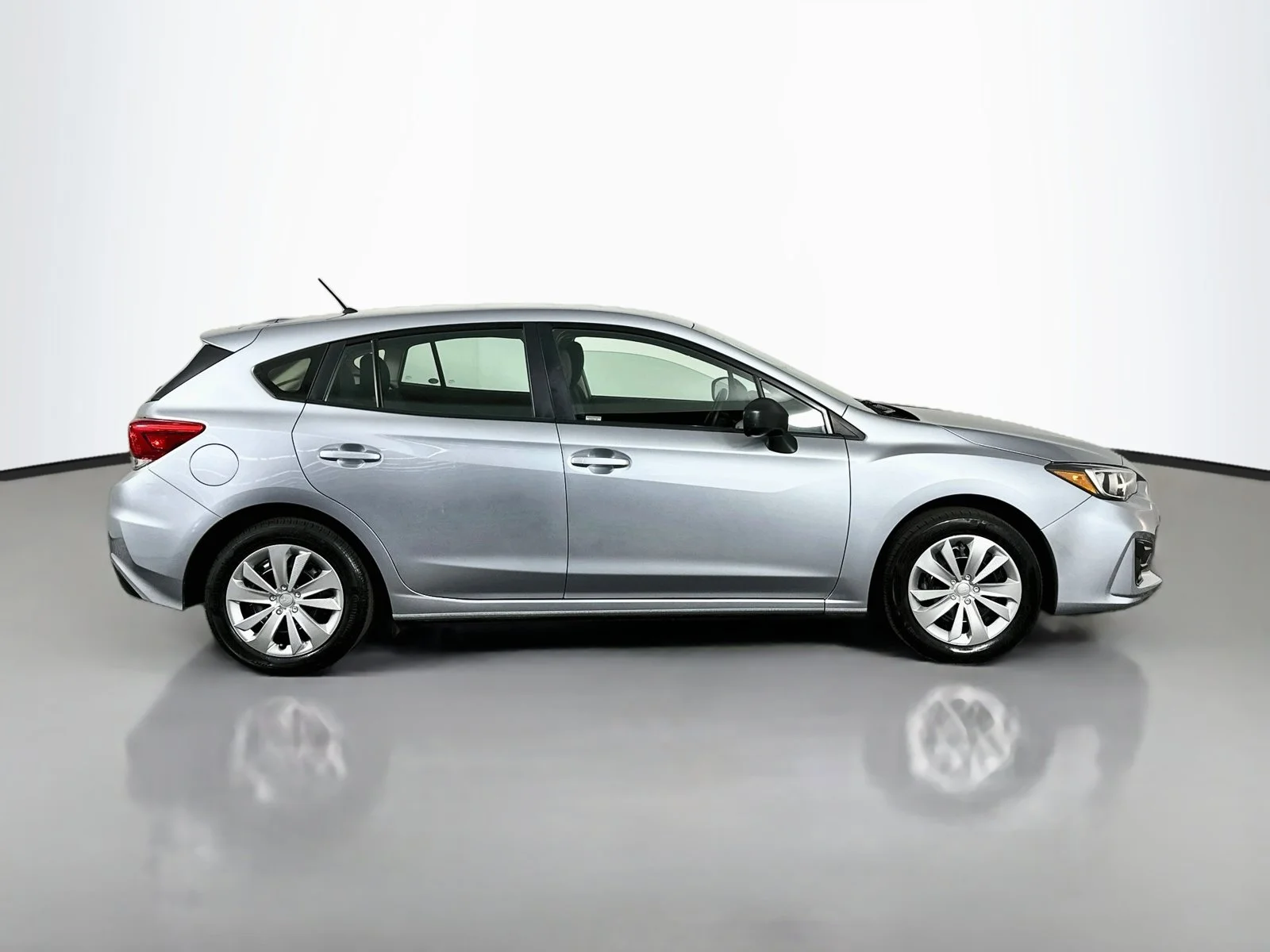 Used 2019 Ice Silver Metallic Subaru 2.0i image 8