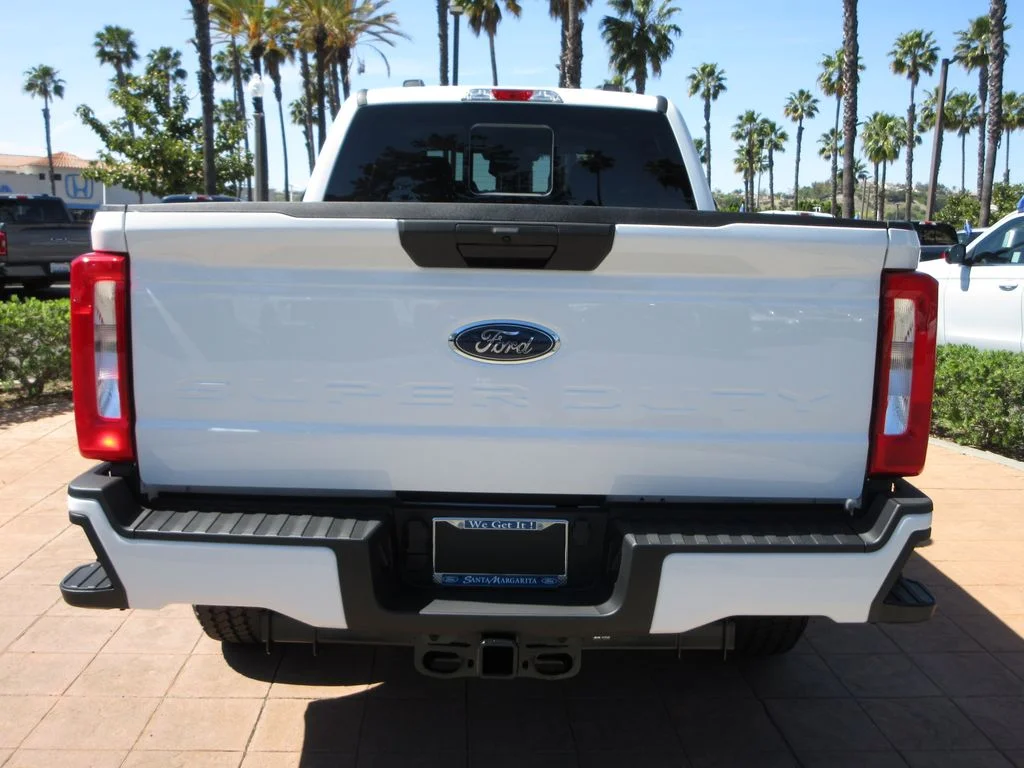 New 2026 Oxford White Ford XL image 3