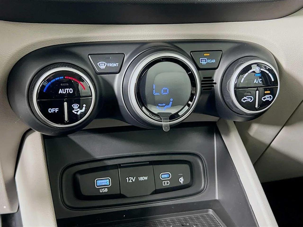 2026 Hyundai Venue — photo 11