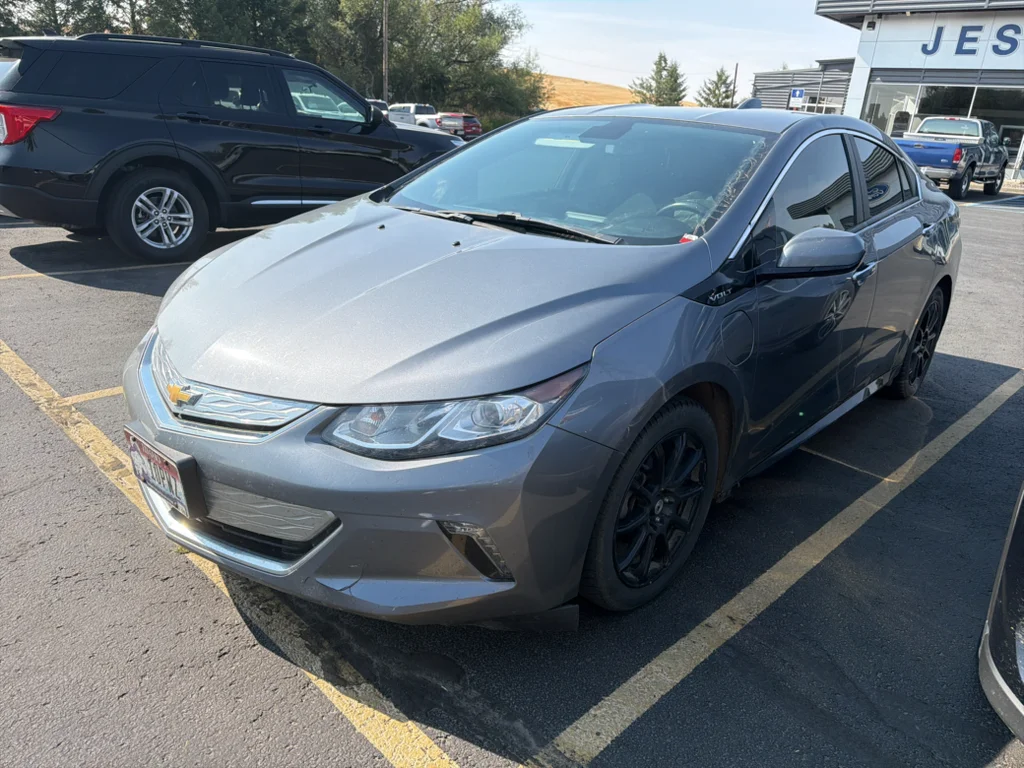 Used 2018 Satin Steel Metallic Chevrolet LT image 1