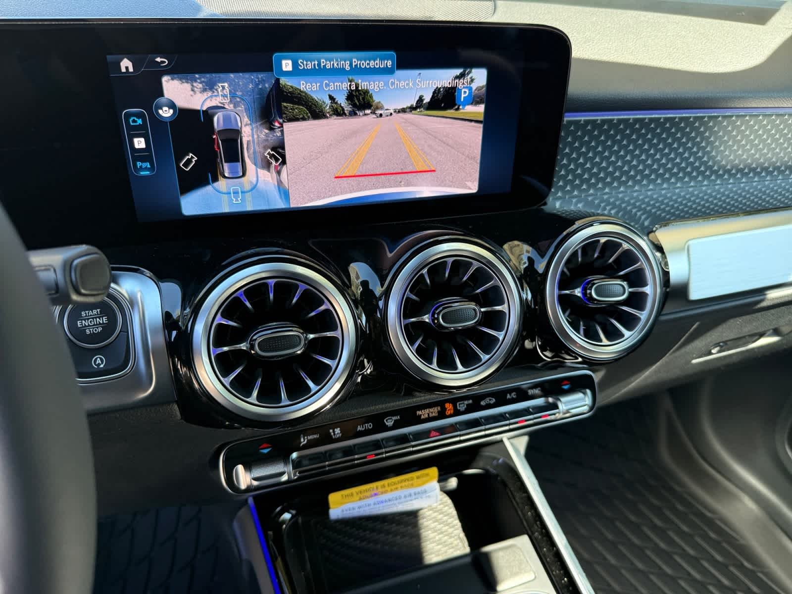 New 2026 Polar White Mercedes-Benz GLB 250 image 19