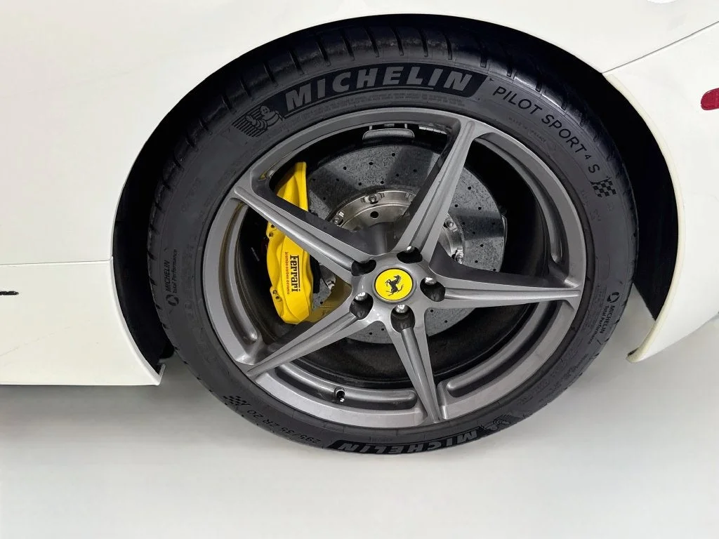 Used 2014 Bianco Avus Ferrari Base image 32