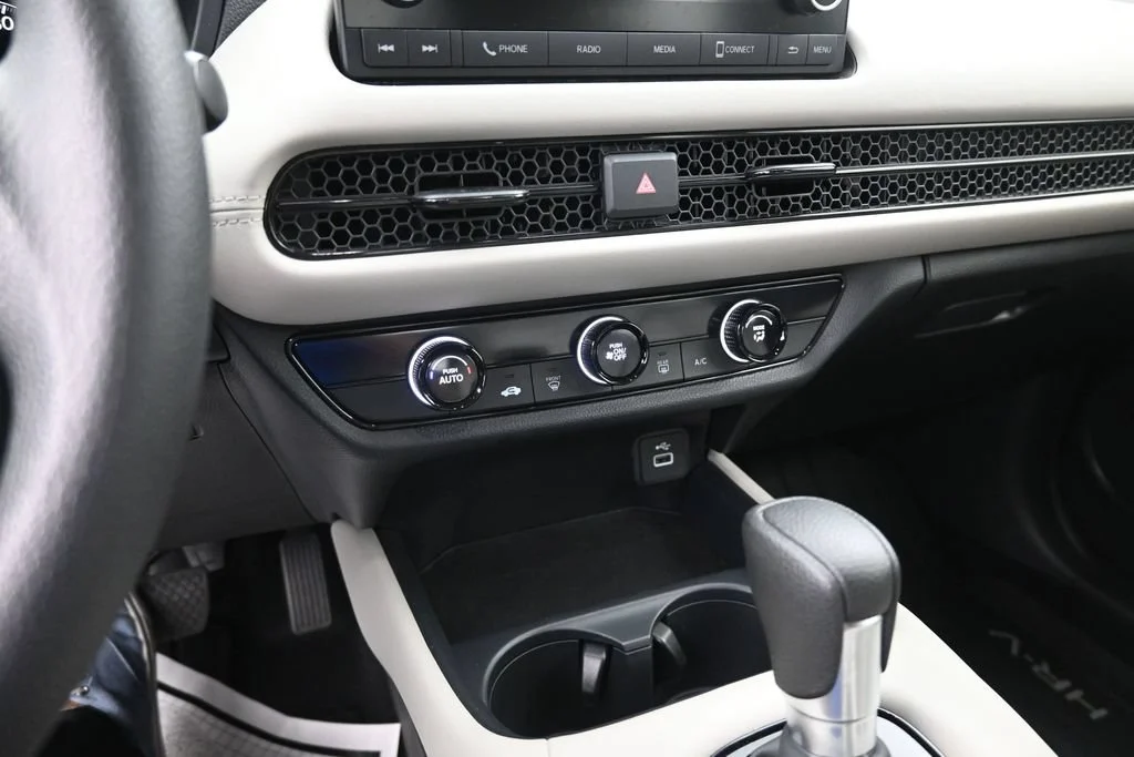 2025 Honda HR-V LX - Photo 24