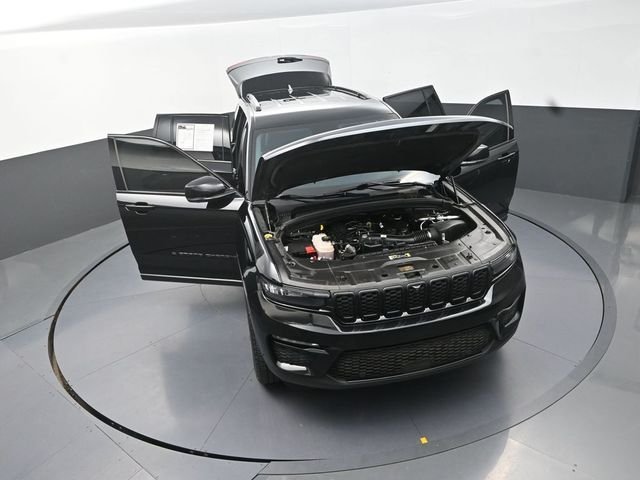 Used 2023 Black Jeep Limited image 31