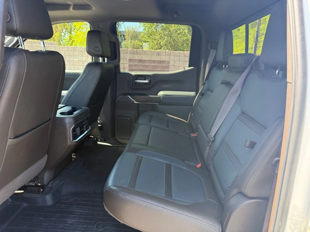 Used 2019 White Frost Tricoat GMC Denali image 11