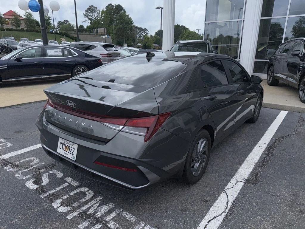 Used 2024 Gray Hyundai SEL image 4
