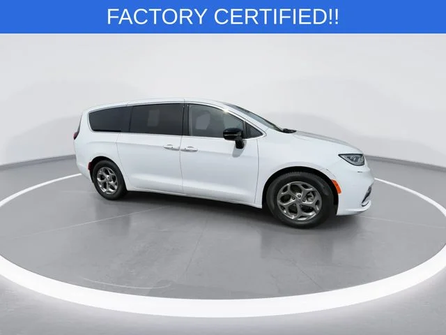 Used 2024 White Chrysler Limited image 9