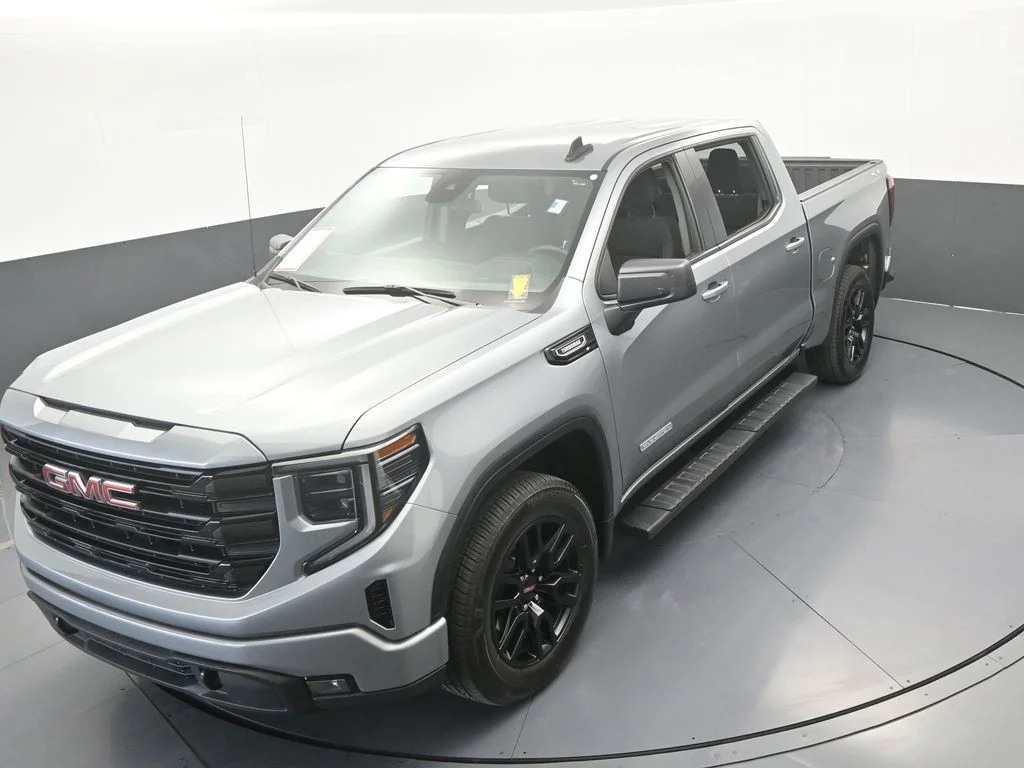 Used 2025 Sterling Metallic GMC Elevation image 42