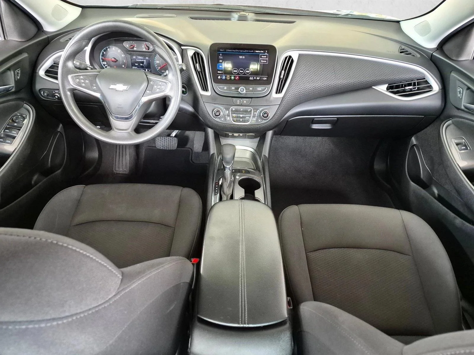 Used 2024 Sterling Gray Metallic Chevrolet LT image 16
