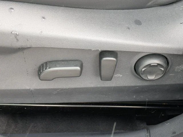 Used 2025 Crystal White Pearl Subaru Touring XT image 20