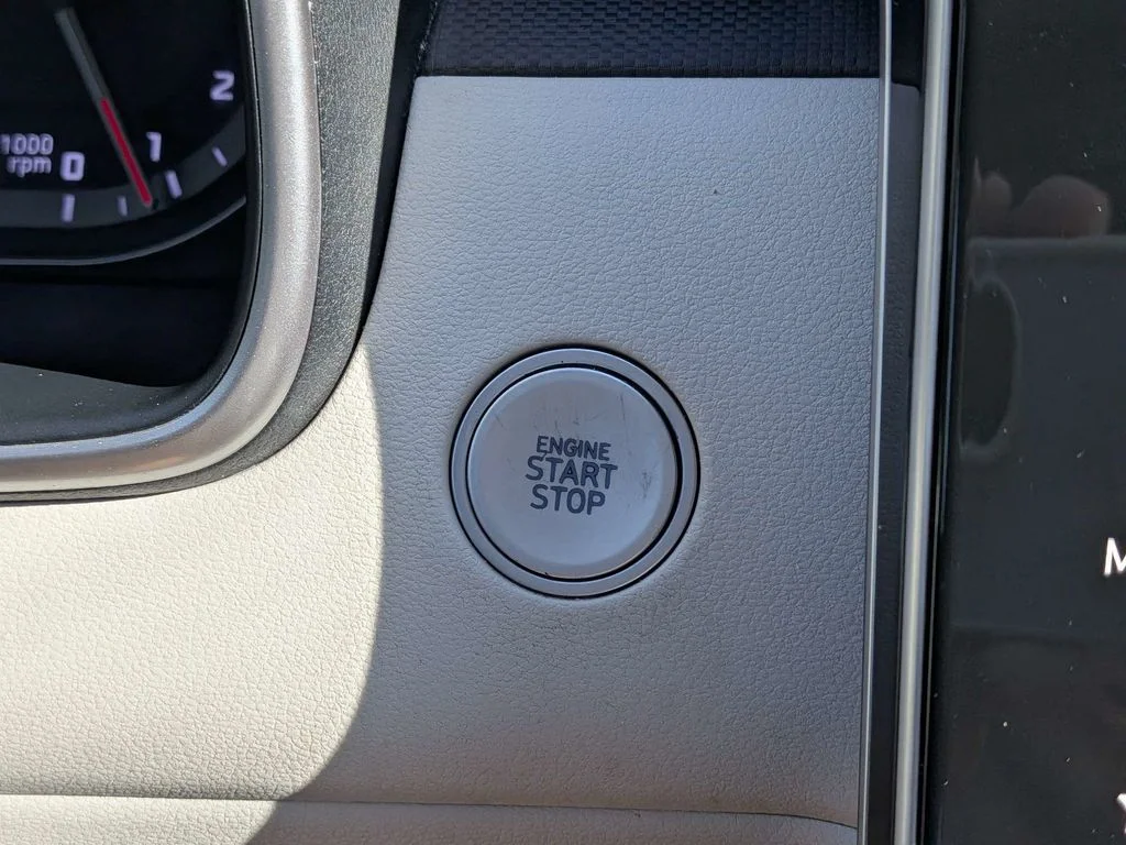 Used 2024 Black Hyundai SEL image 28