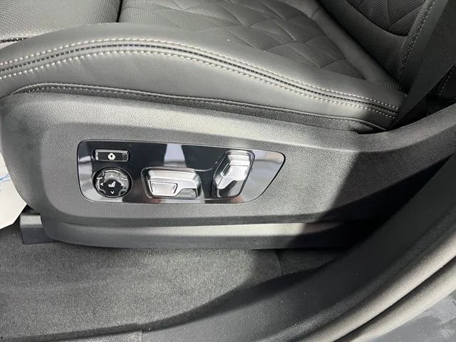 New 2026 Dravit Grey Metallic BMW sDrive40i image 19