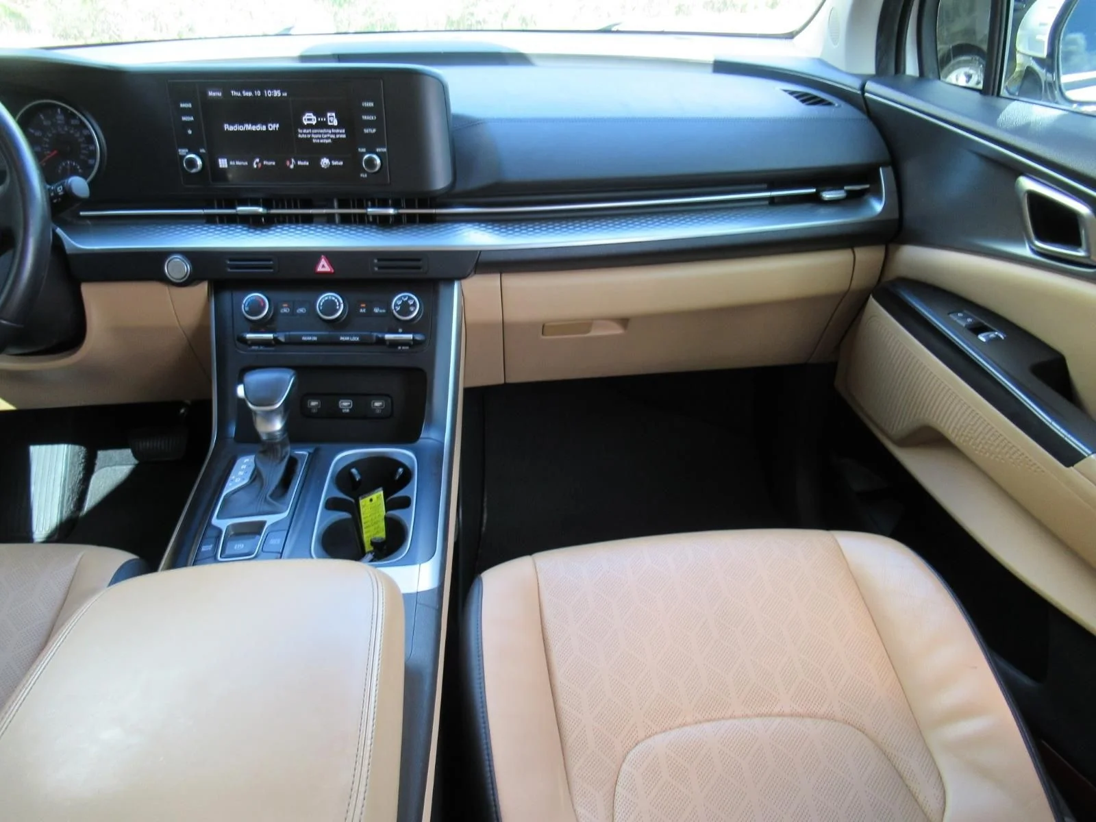 Used 2024 White Kia LX image 14