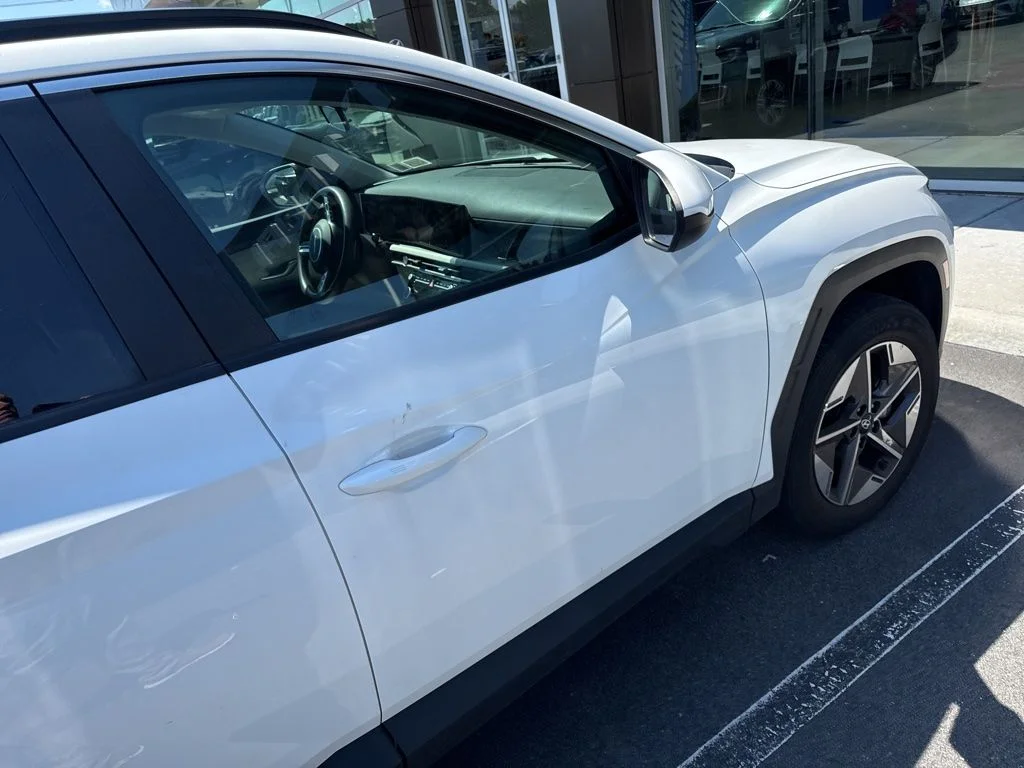 Used 2025 White Hyundai SEL image 13