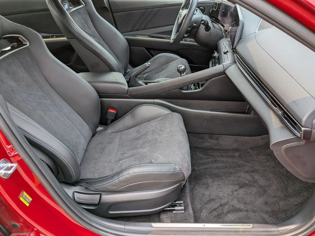 Used 2025 Red Hyundai Base image 28