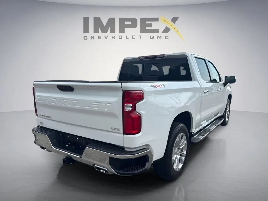 Used 2025 Summit White Chevrolet LTZ image 5