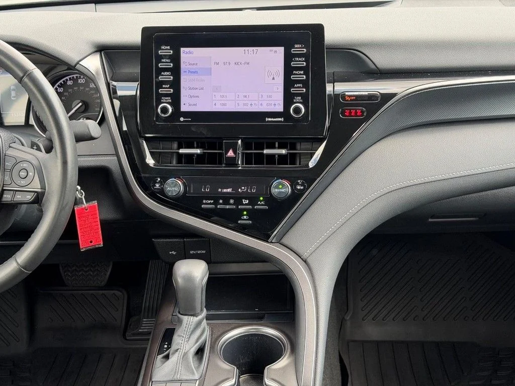 2024 Toyota Camry SE - Photo 15
