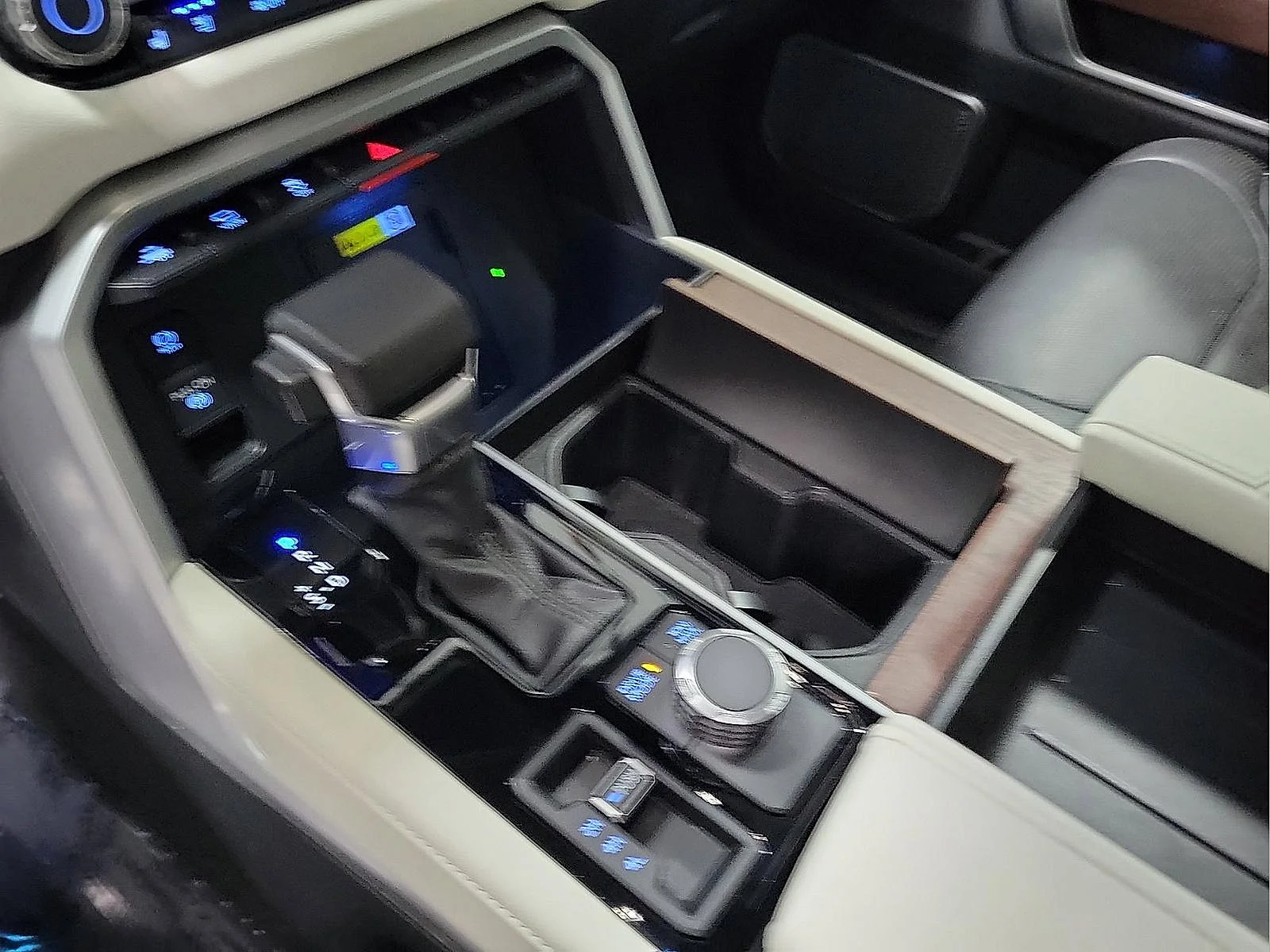 Used 2023 Silver Toyota Capstone Hybrid image 11
