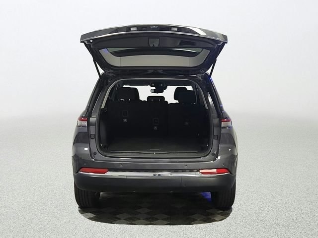 Used 2024 Gray Jeep Laredo image 18