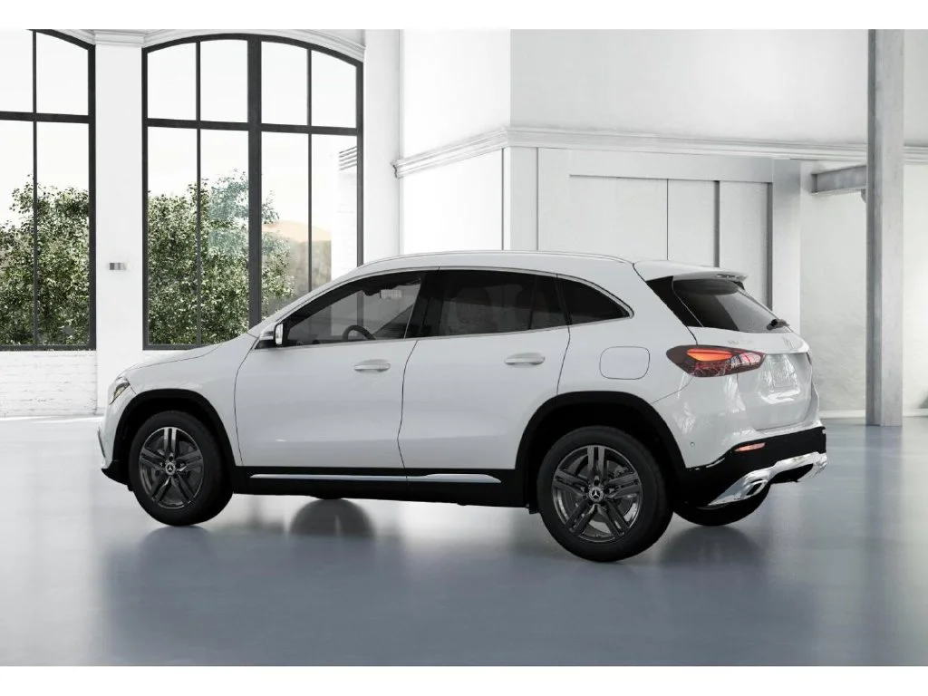 New 2026 White Mercedes-Benz GLA 250 image 31