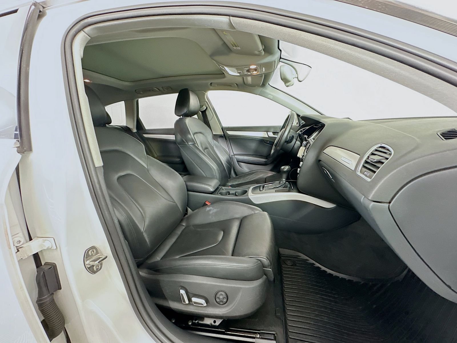 Used 2013 Ibis White Audi 2.0T Premium Plus image 28