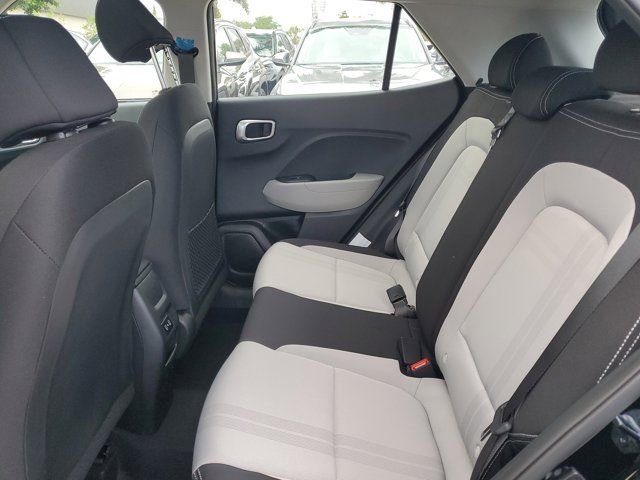2025 Hyundai Venue SEL - Photo 14