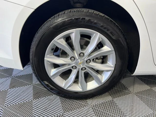 Used 2024 White Chevrolet LT image 39