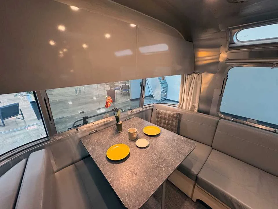 Used 2021 SILVER AIRSTREAM  image 9