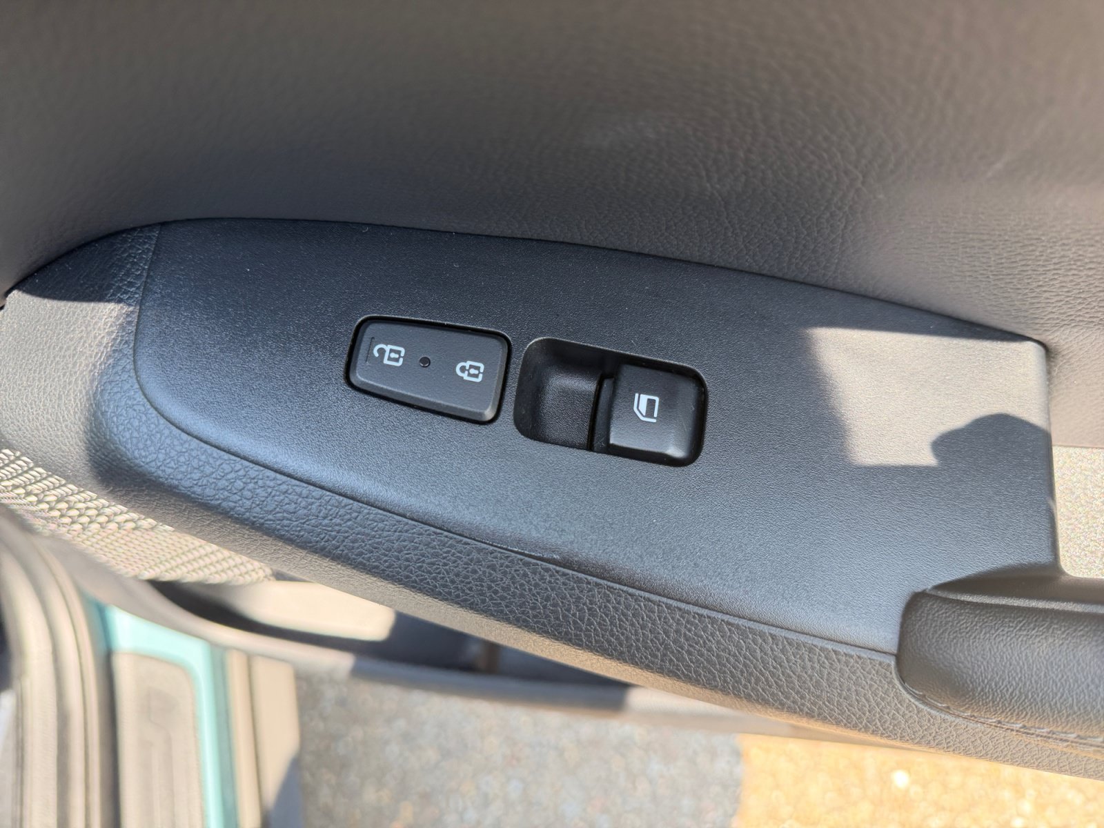 Certified Used 2024 Pluton Blue/Black Roof Kia S image 33