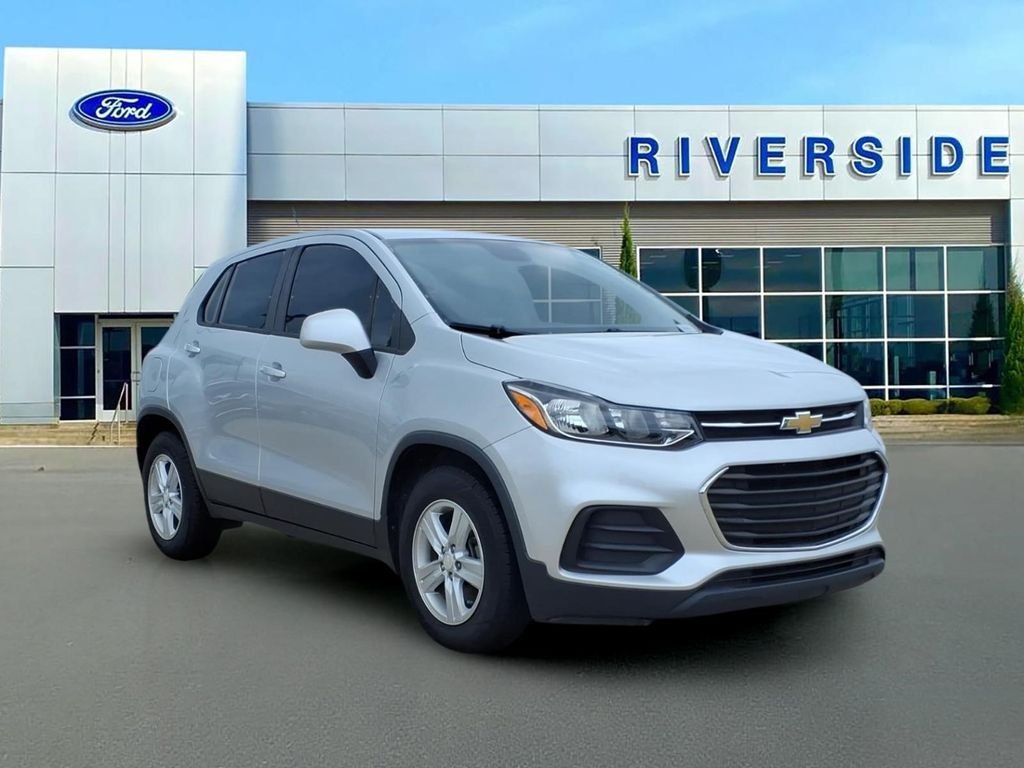 2020 Chevrolet Trax LS's photo
