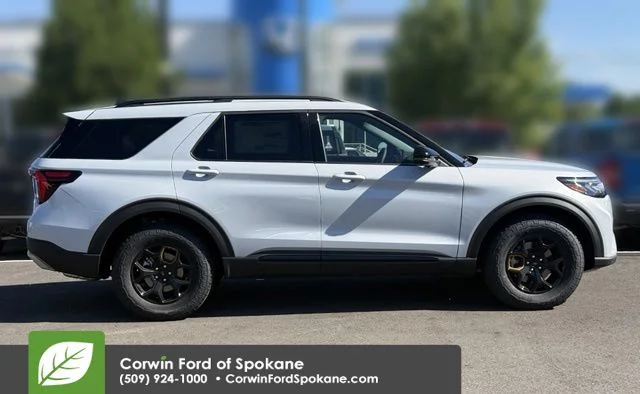 New 2026 Space White Metallic Ford Tremor image 9