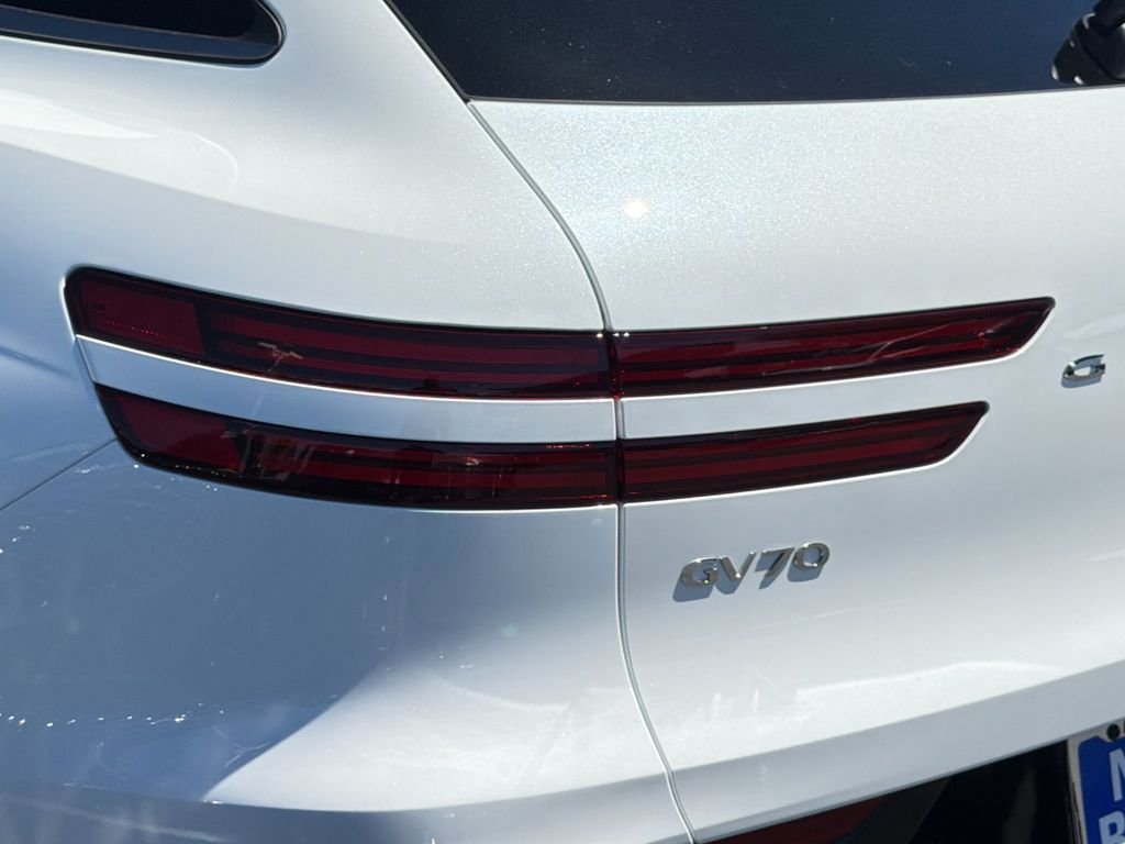 New 2026 White Genesis GV70 2.5T SPORT PRESTIGE AWD image 27